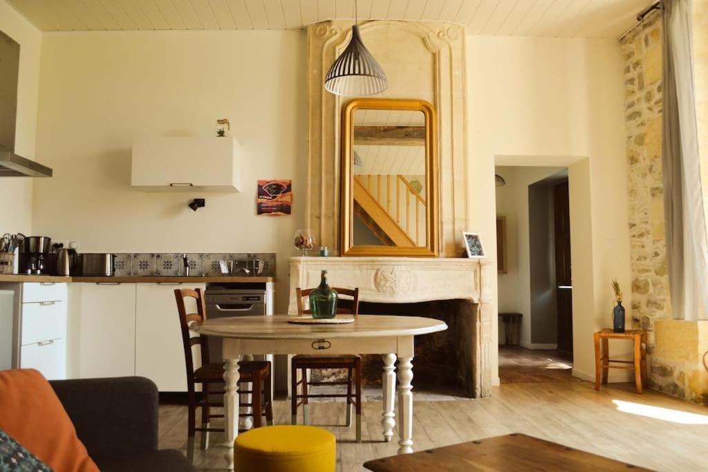Appartamento Gite A La Ferme Chaleureux Civrac-de-Blaye Esterno foto