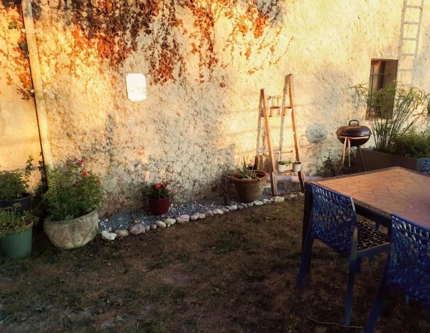 Appartamento Gite A La Ferme Chaleureux Civrac-de-Blaye Esterno foto